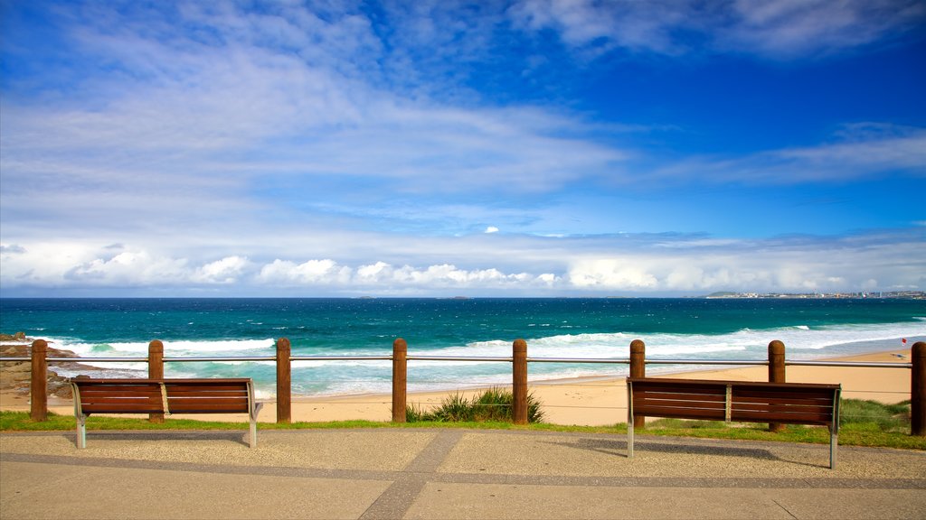 Wollongong South Beach showing general coastal views, a sandy beach and views