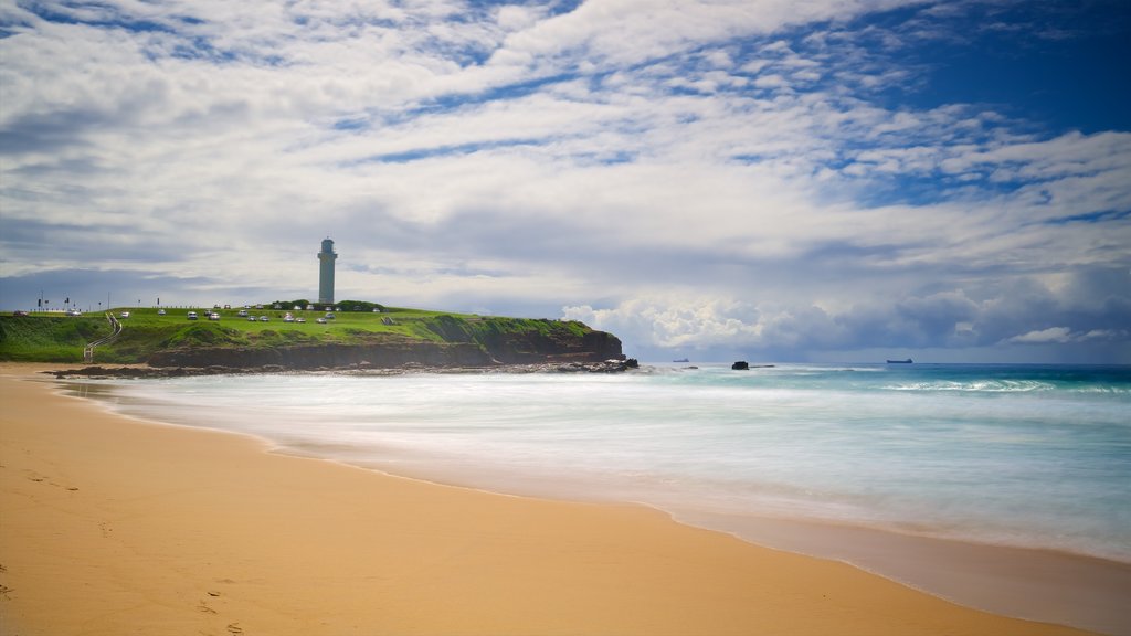 Wollongong South Beach which includes a beach and general coastal views