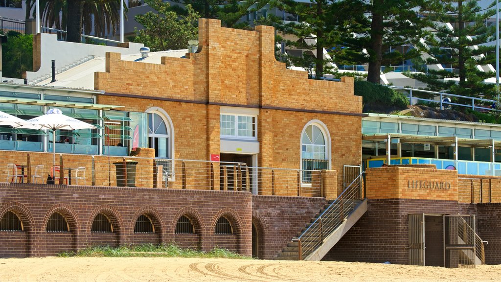 Wollongong North Beach showing a beach