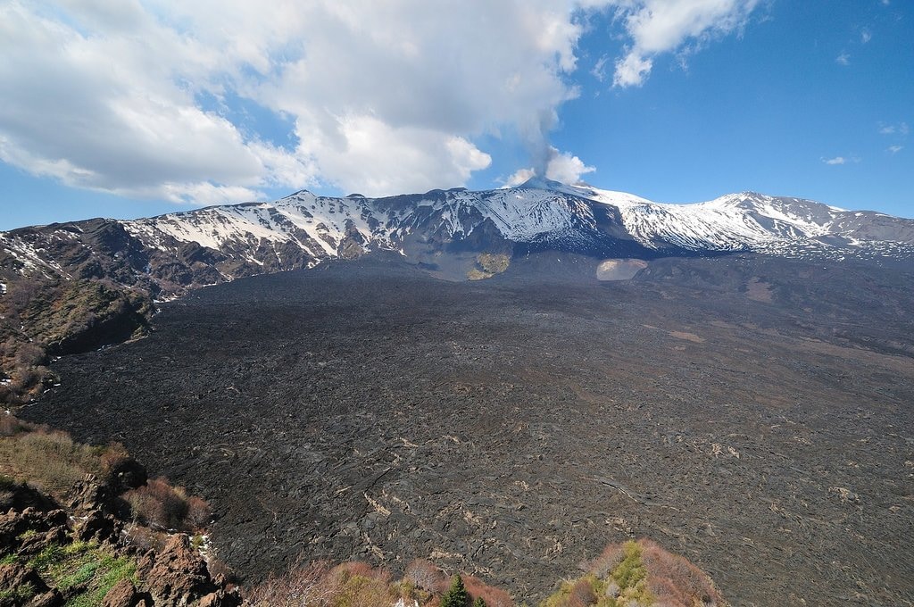 1626px-Etna_Volcano_Paroxysmal_Eruption_-_Creative_Commons_by_gnuckx_-_panoramio.jpg?1583914328