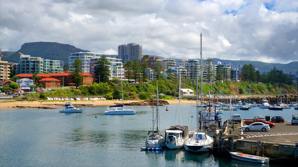 Wollongong Harbor featuring a bay or harbour