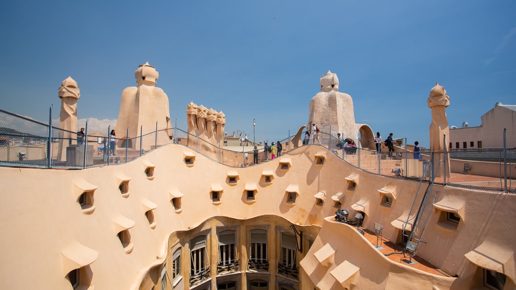 casa-mila-eixample-barcelona.jpg?1586263227