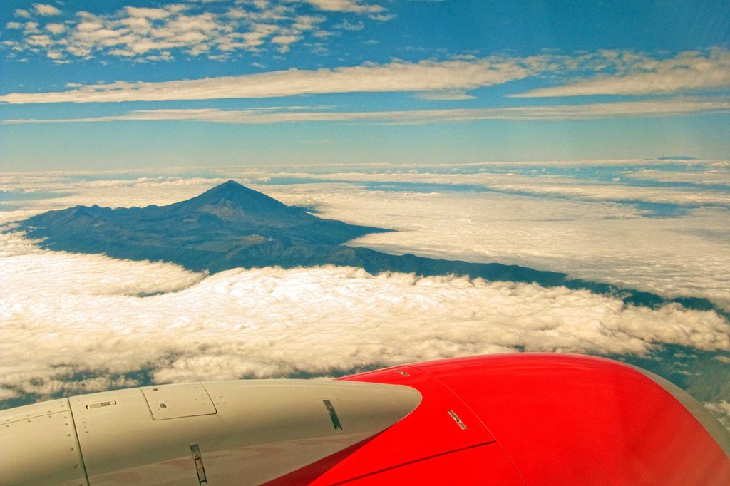 Teide_desde_el_avi%C3%B3n.jpg?1587051672