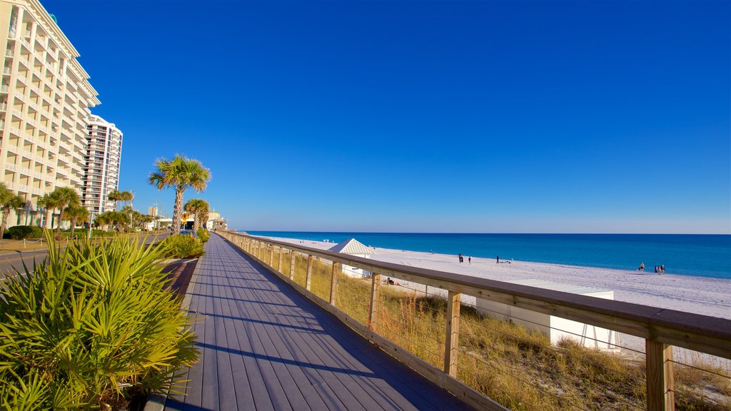 Panhandle de Florida que incluye una playa de arena, una bahía o puerto y una ciudad costera