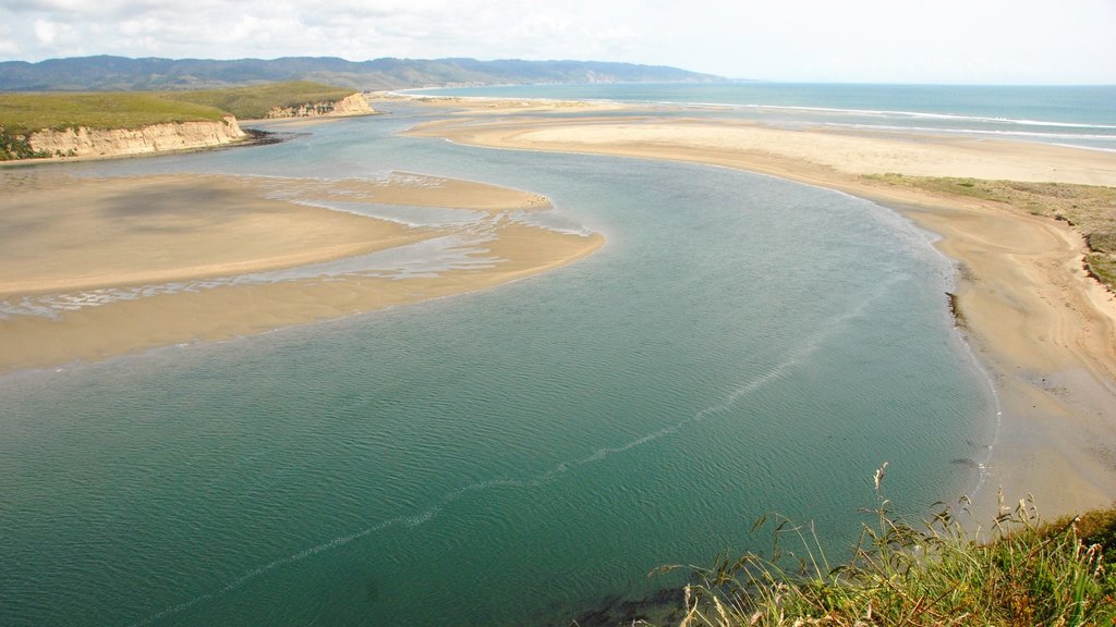 Point Reyes National Seashore menunjukkan pemandangan lanskap, sungai dan pantai