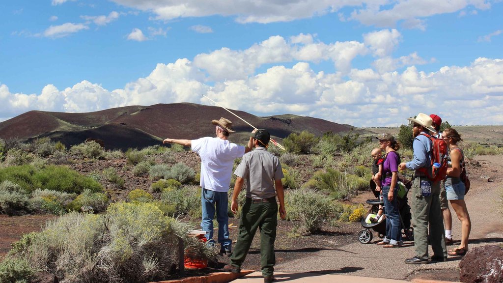 Wupatki National Monument showing tranquil scenes as well as a small group of people