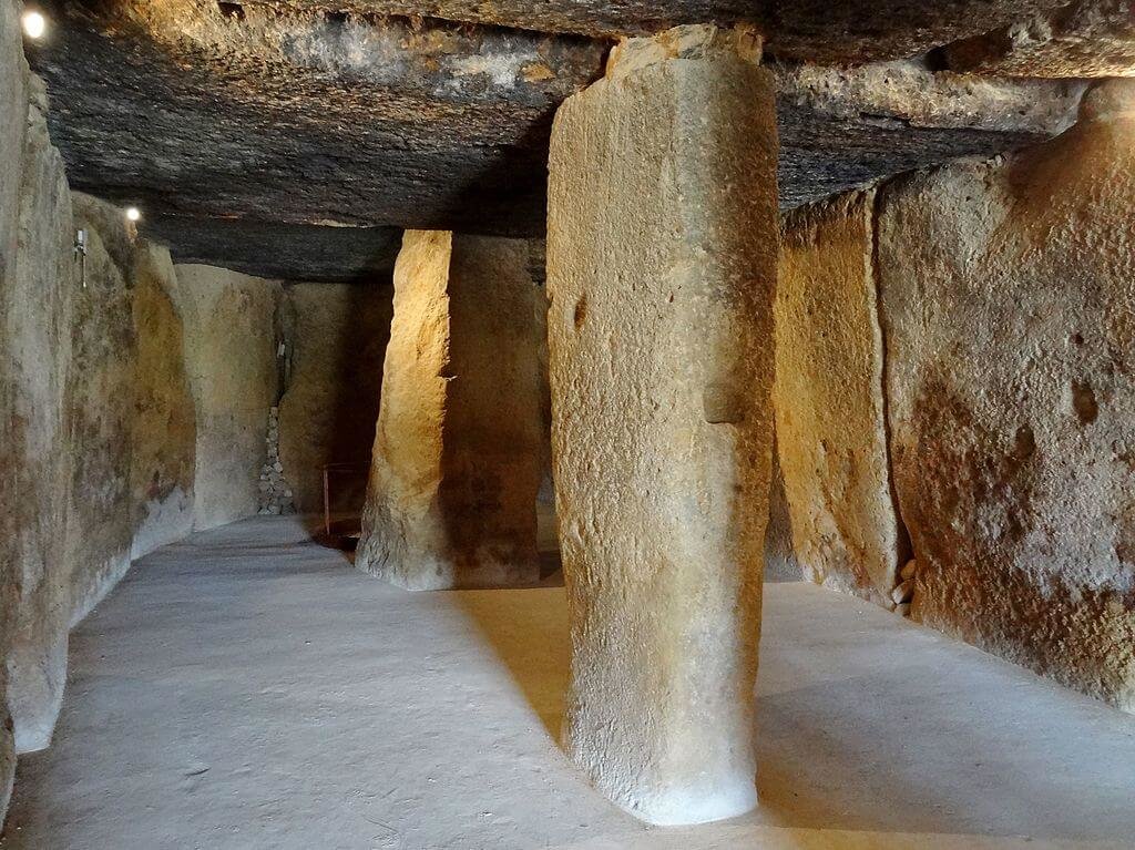 dolmen-menga-antequera.jpg?1587465421