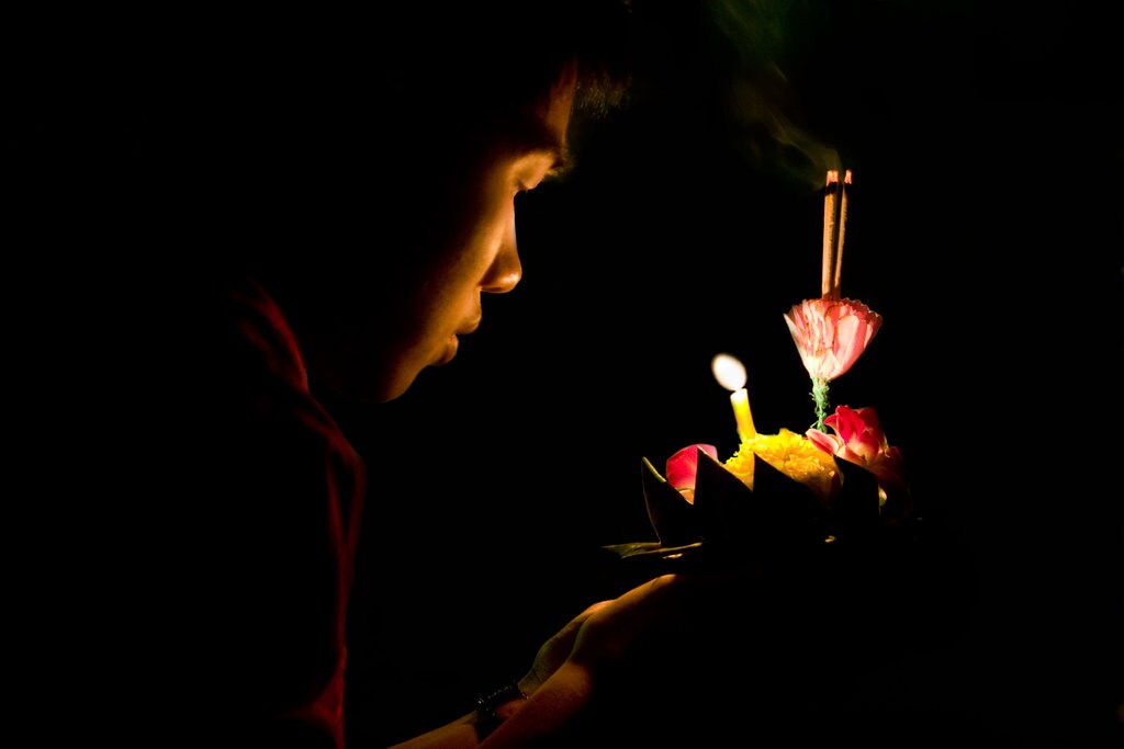Loy_Krathong_Bangkok_Lumpini_Park_2.jpg?1572514070