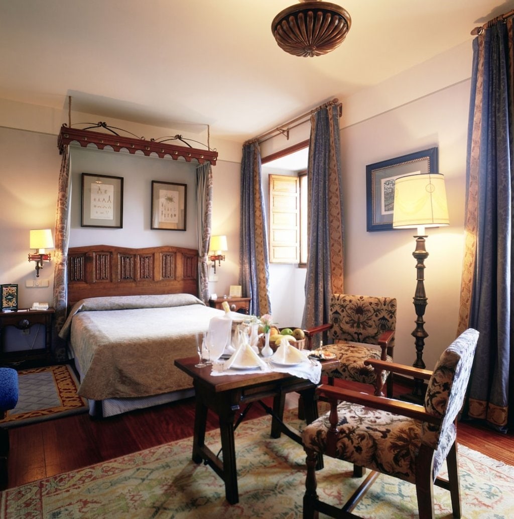 habitacion-hotel-reis-catolicos-de-estilo-cl%C3%A1sico.jpg?1587971240