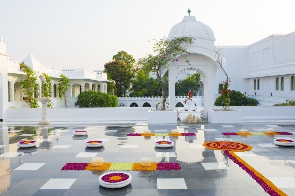 patio-interior-del-taj-lake-palace.jpg?1588003388