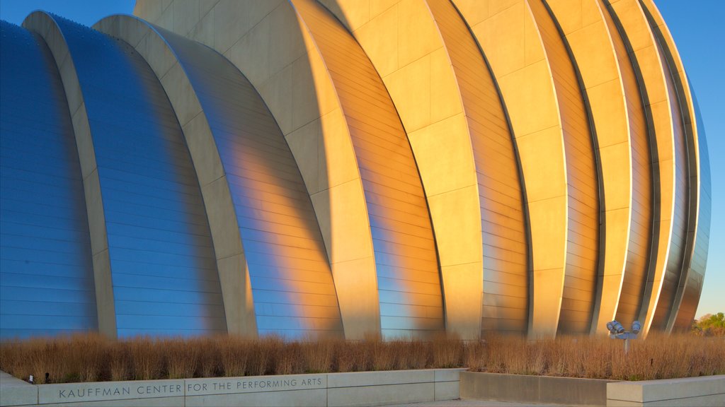 Kansas City showing modern architecture