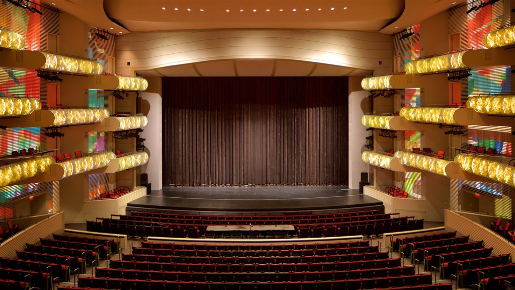 Kauffman Center for the Performing Arts que inclui cenas de teatro e vistas internas