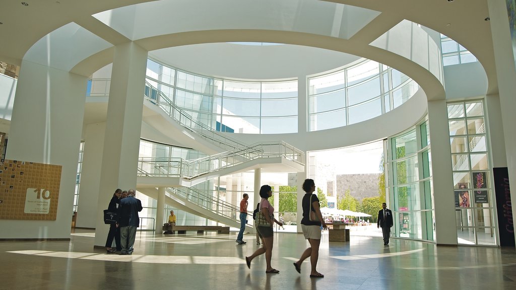 Getty Center som viser interiør og moderne arkitektur