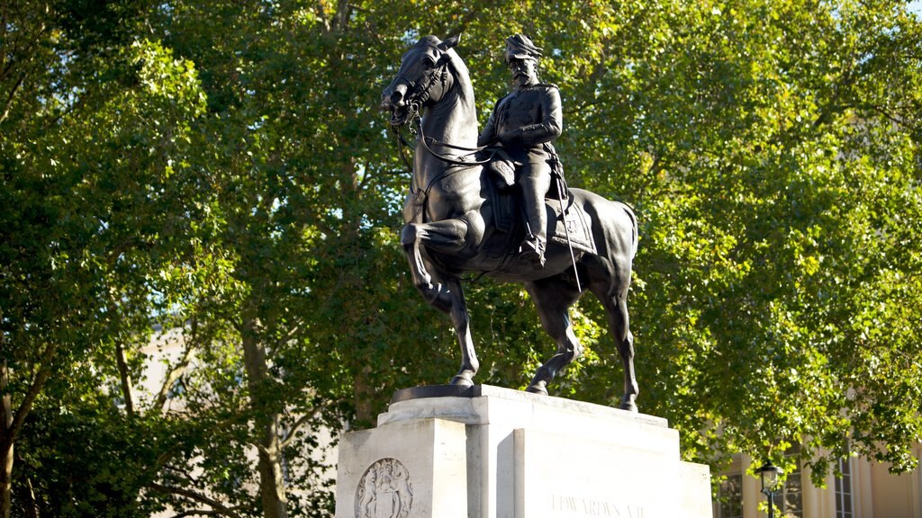 St. James Park which includes a monument, a garden and a statue or sculpture