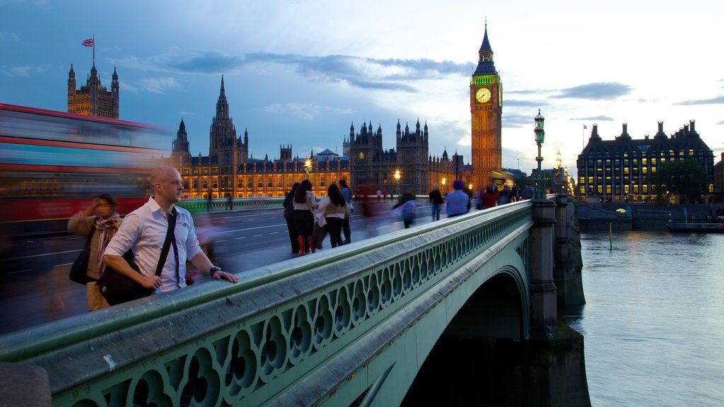 Big Ben which includes heritage architecture, a bridge and a city