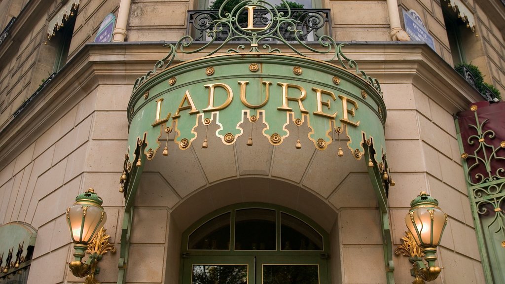 Champs Elysees showing heritage architecture, a hotel and a city