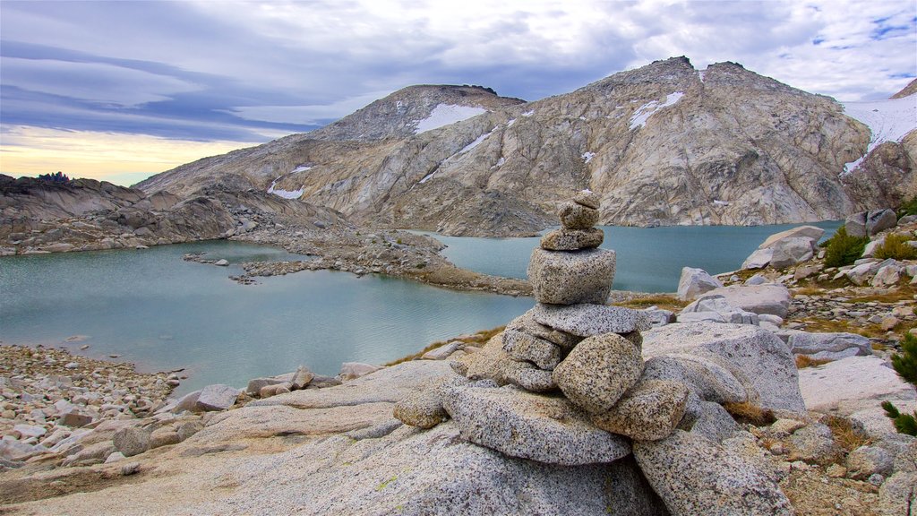 Okanogan-Wenatchee National Forest featuring a lake or waterhole and tranquil scenes