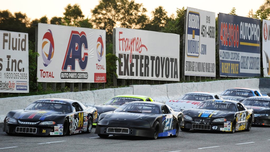 Delaware Speedway que incluye señalización