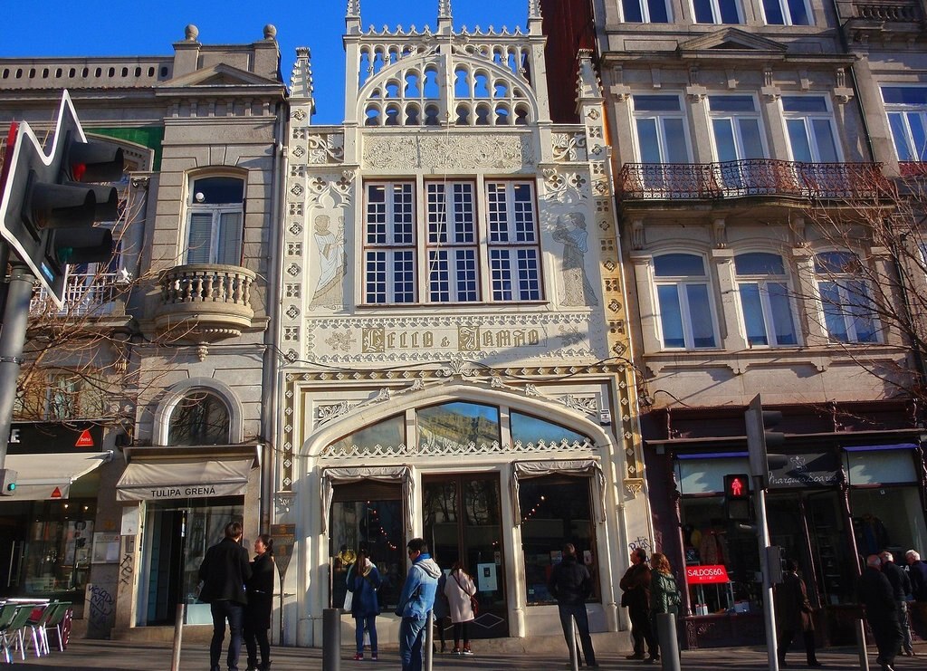 1440px-Porto_%28Portugal%29_%2822453282811%29.jpg?1574860021