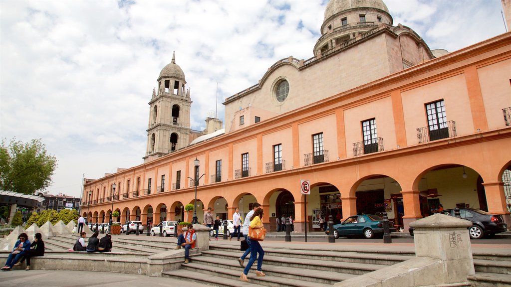 Toluca showing a square or plaza and heritage architecture