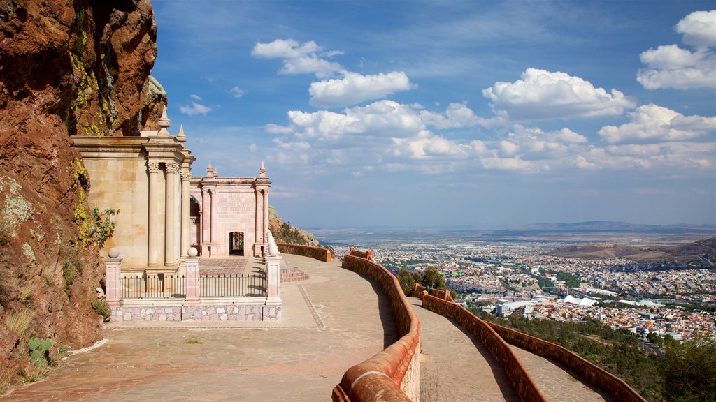 Bufa Mountain mostrando elementos del patrimonio, vistas y una ciudad