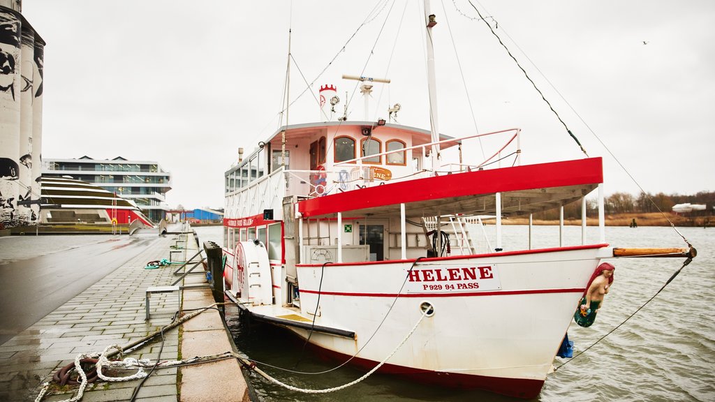 Haderslev que incluye una bahía o un puerto