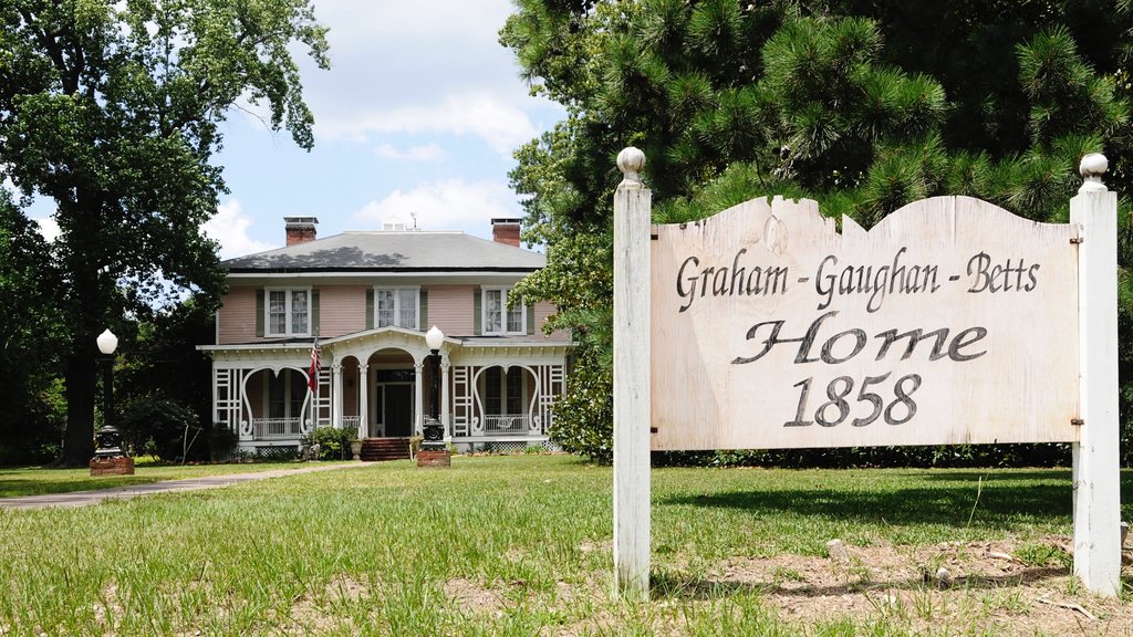 Camden which includes heritage elements, a house and signage