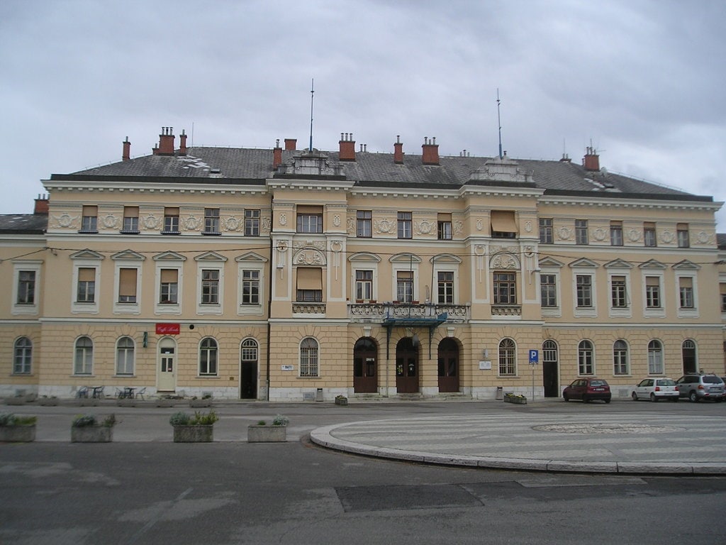 Nova_Gorica-train_station-front.jpg?1579103759