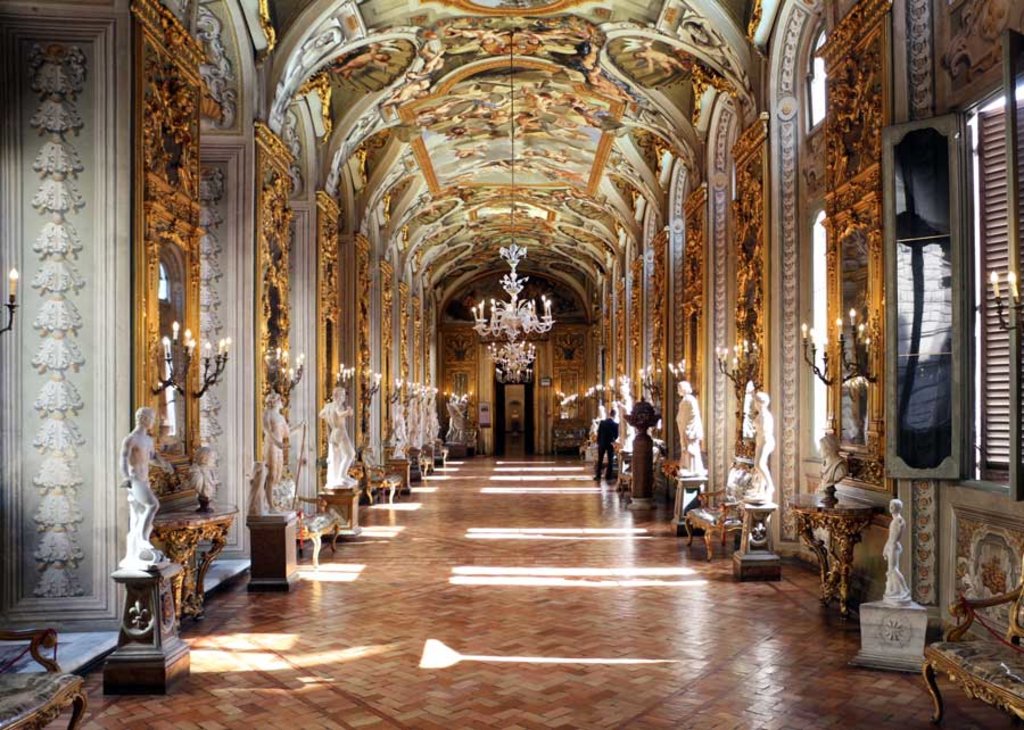 La Galleria degli Specchi a Palazzo Doria Pamphilj - By Sailko (Own work), via Wikimedia Creative Commons