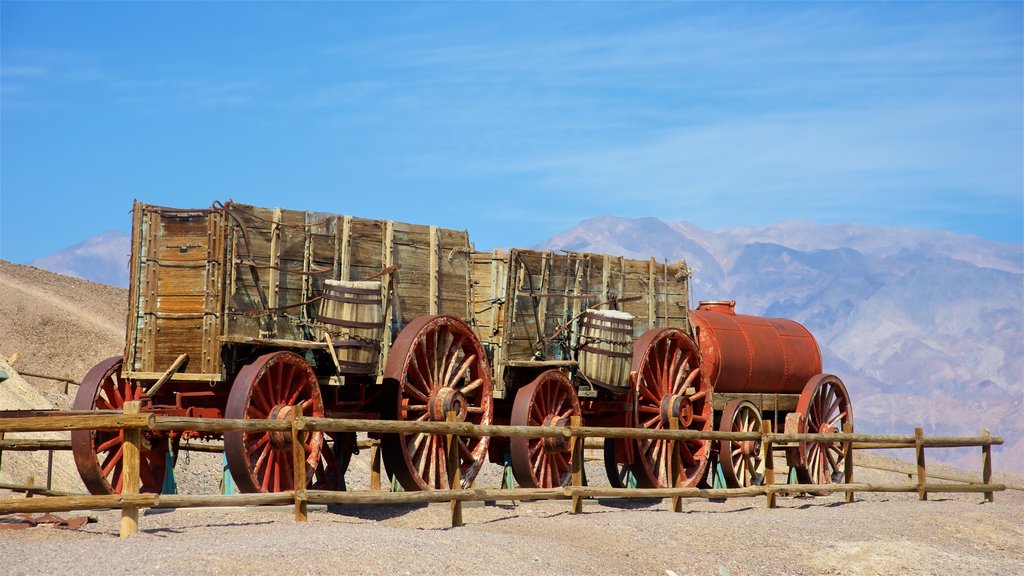 Death Valley mit einem ruhige Szenerie, Geschichtliches und Eisenbahnbetrieb