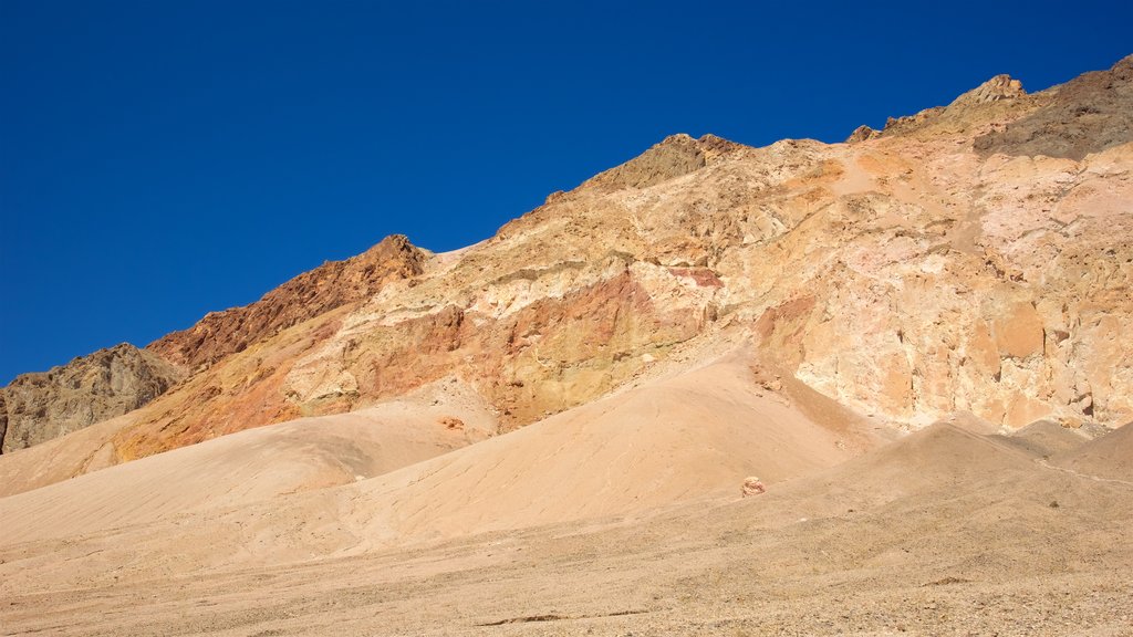 Death Valley presenterar stillsam natur