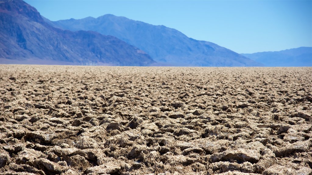 Devil\'s Golf Course featuring mountains, landscape views and desert views