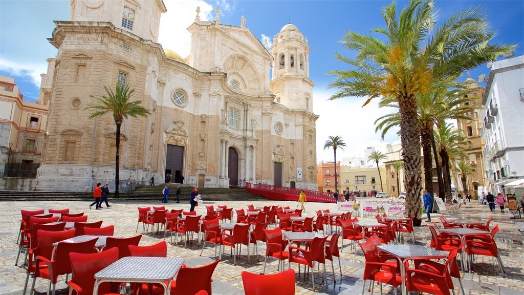 Cathedral Square which includes a square or plaza