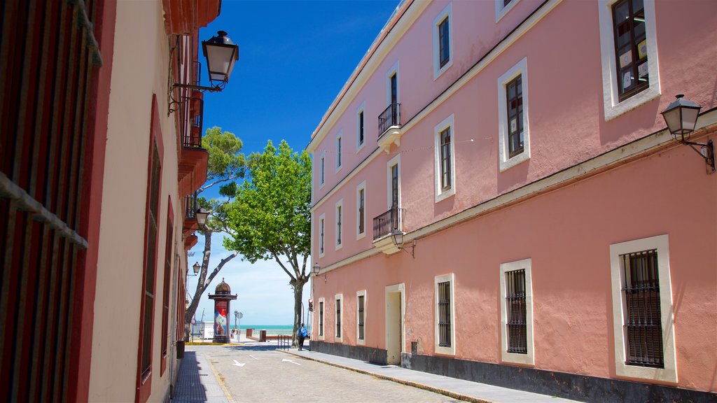 Costa de la Luz which includes street scenes