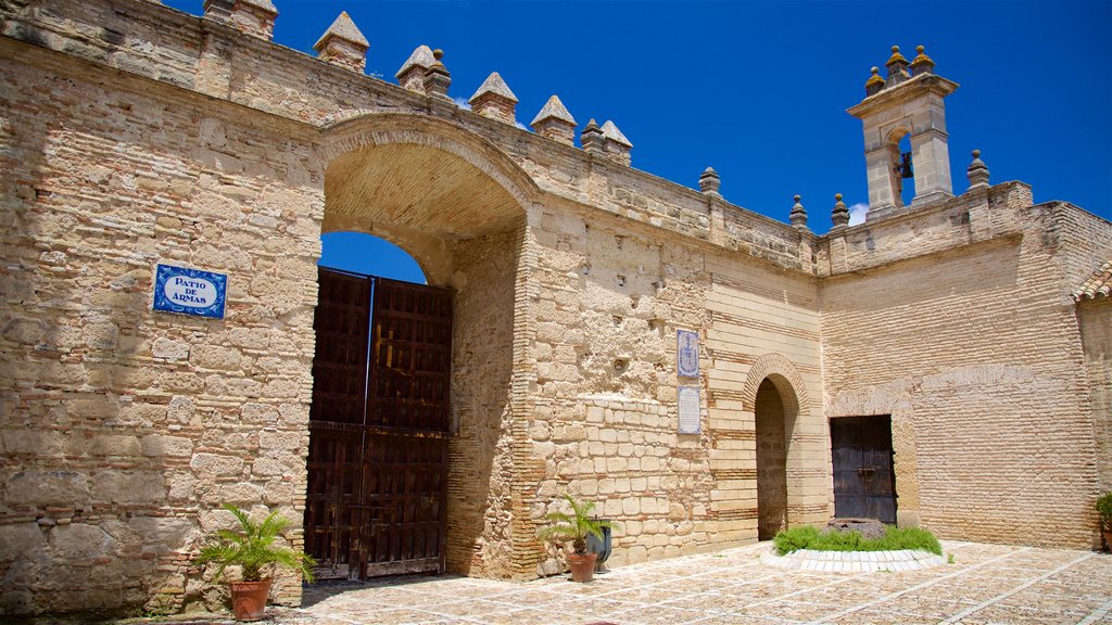 Jardines del Alcázar mostrando imágenes de calles y elementos patrimoniales