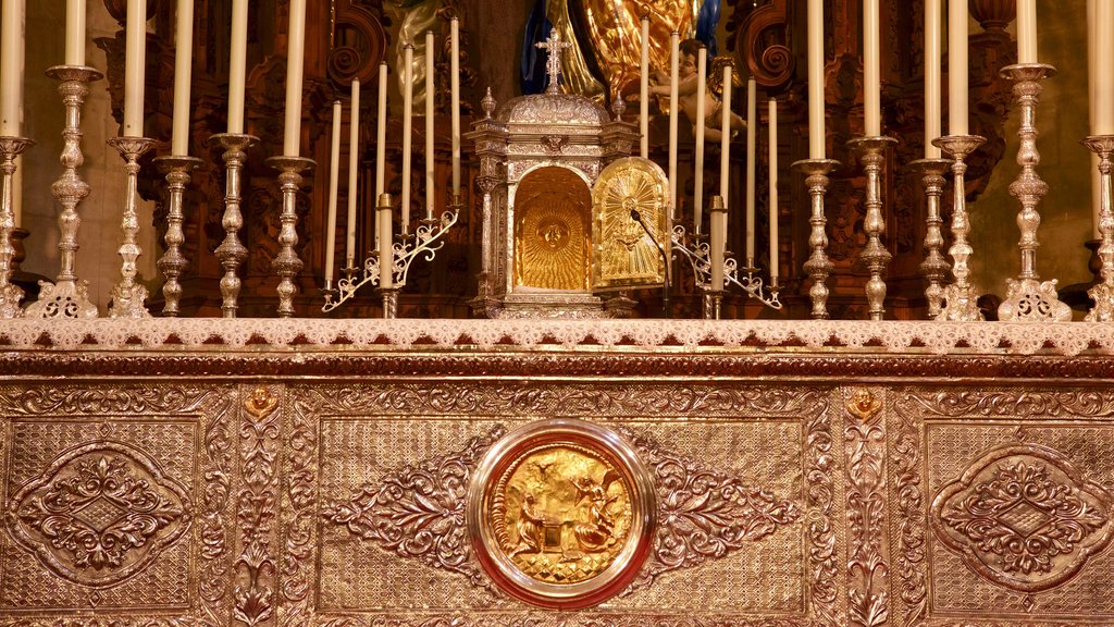 Santa Maria la Mayor kerk bevat een kerk of kathedraal, interieur en religieuze elementen