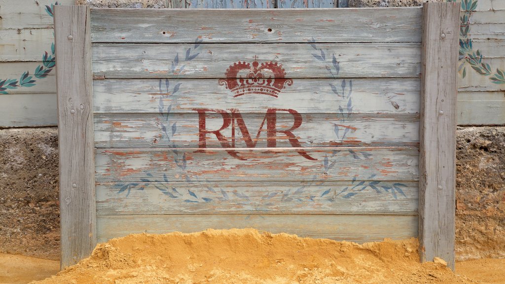 Plaza de Toros showing signage