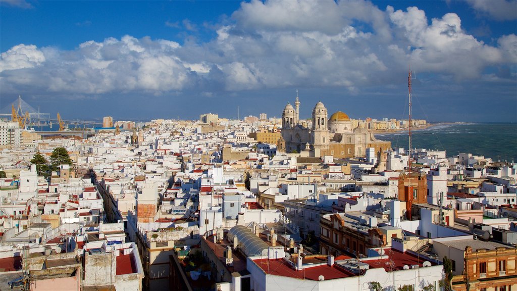 Torre Tavira mit einem Küstenort, allgemeine Küstenansicht und Kleinstadt oder Dorf