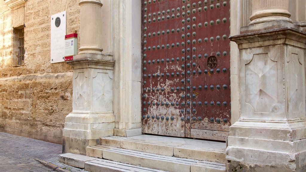 Torre Tavira presenterar historiska element