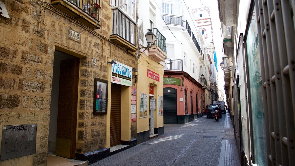 Torre Tavira som visar gatuliv