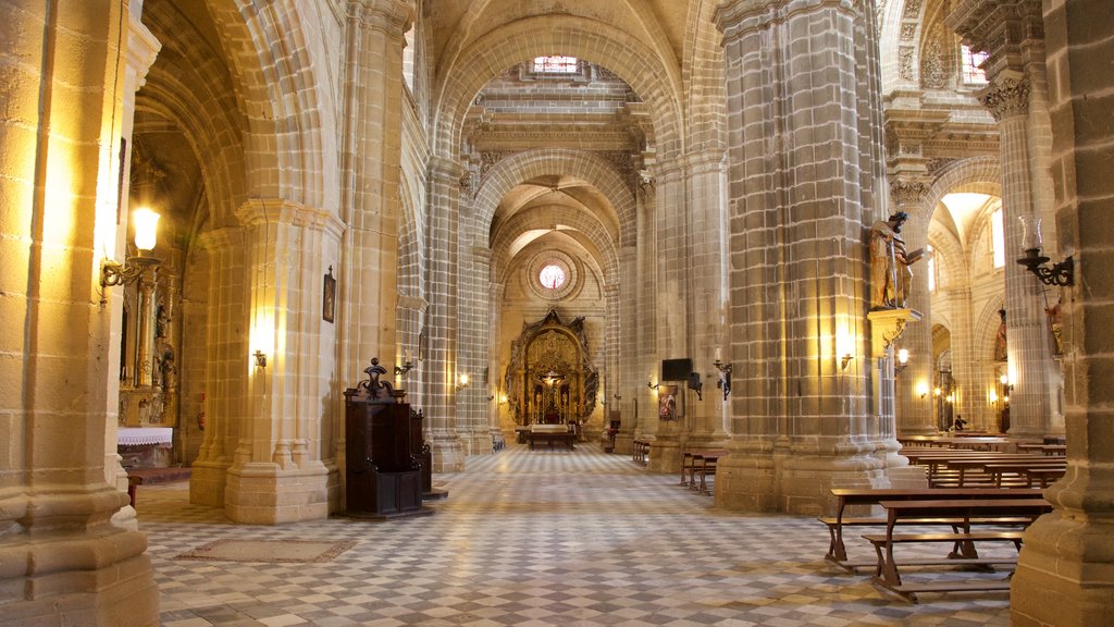 Catedral Jerez mostrando vistas internas, arquitetura de patrimônio e uma igreja ou catedral