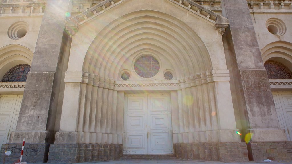 Catedral Metropolitana de Fortaleza joka esittää kirkko tai katedraali