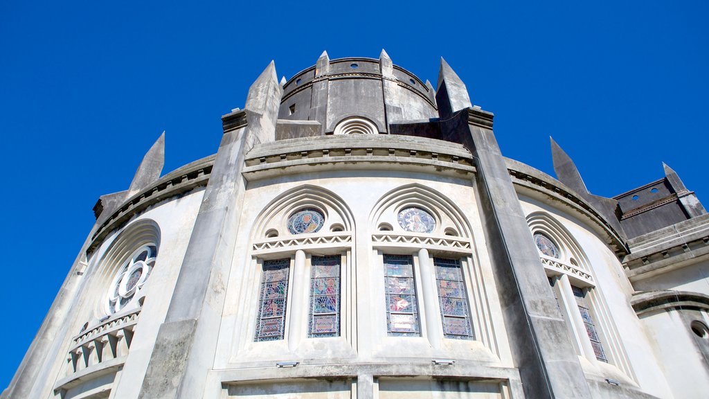 Cathédrale métropolitaine de Fortaleza montrant une église ou une cathédrale