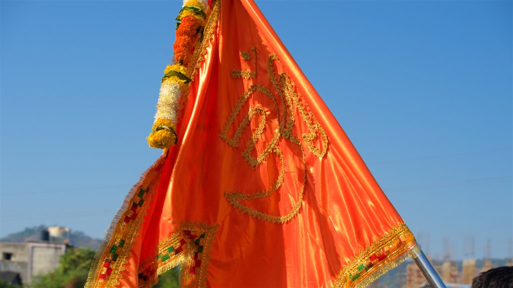 Sai Baba Temple showing outdoor art