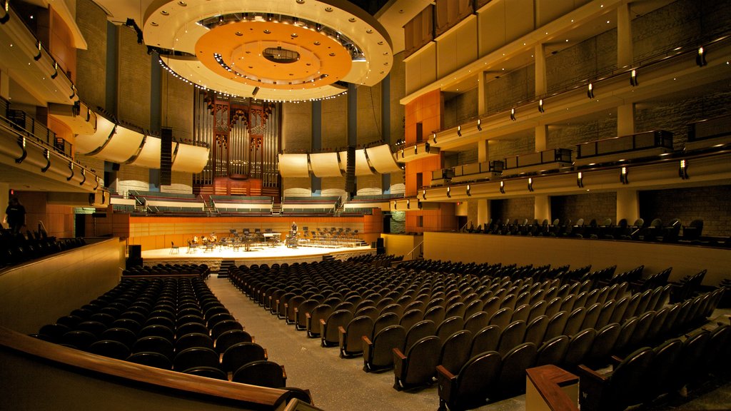 Francis Winspear Centre for Music caracterizando vistas internas e cenas de teatro