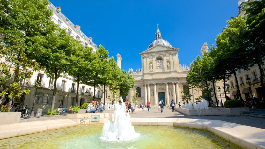 Quartier Latin showing a square or plaza, heritage elements and a fountain