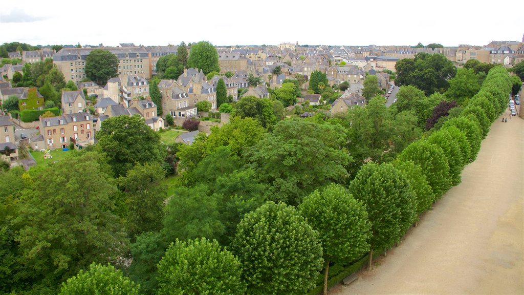 Chateau de Dinan featuring heritage architecture and a city