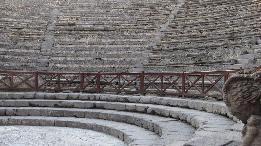 Mount Vesuvius - Pompei which includes theatre scenes, heritage elements and building ruins