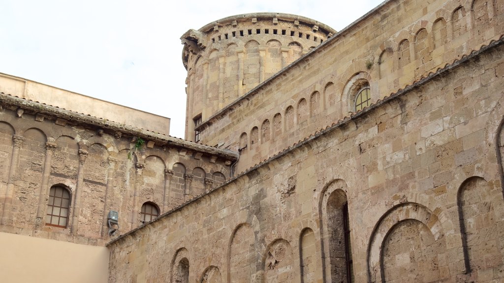 Taranto featuring a church or cathedral and heritage architecture