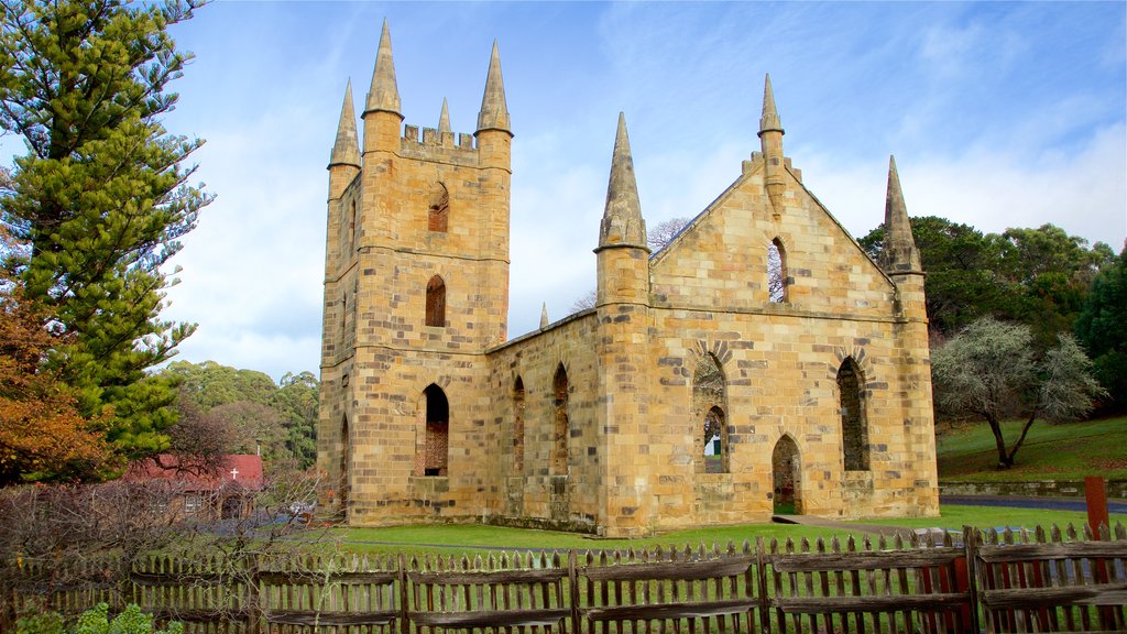 Port Arthur Historic Site que incluye castillo o palacio y elementos del patrimonio